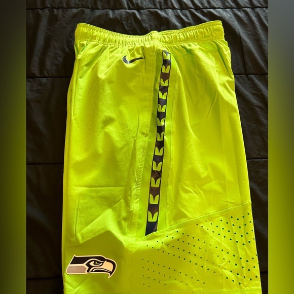 Seattle Seahawks Nike Speed Vent shorts - Picture 4 of 4